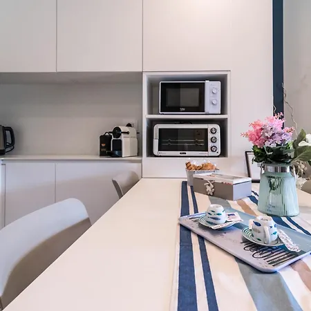 Elegante Con Piscina - Wi-fi & Box Privato *