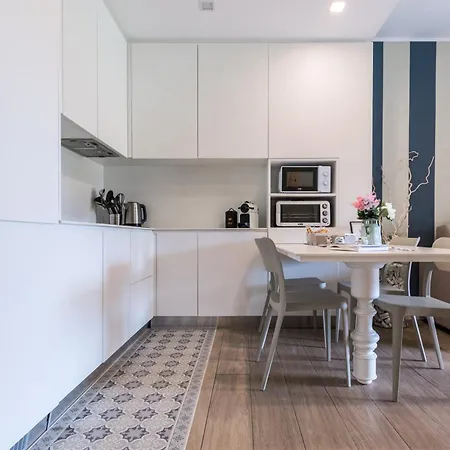 Elegante Con Piscina - Wi-fi & Box Privato *