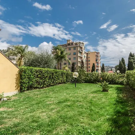 Apartment Elegante Con Piscina - Wi-fi & Box Privato Sanremo