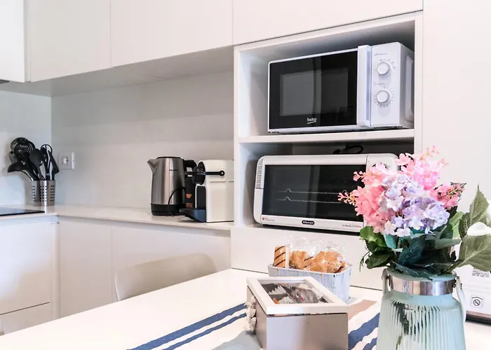 Elegante Con Piscina - Wi-fi & Box Privato *